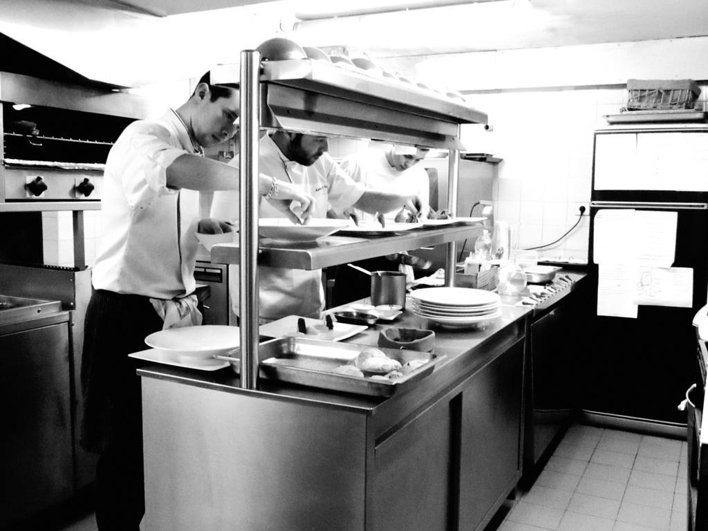 Hotel Restaurant De La Marne 潘波勒 外观 照片